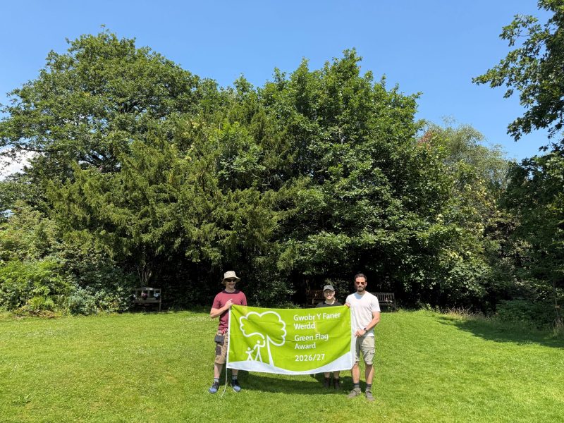 MAE'R FANER WERDD YN PARHAU I CHWIFRO YN PARC GWLEDIG BRYNGARW
